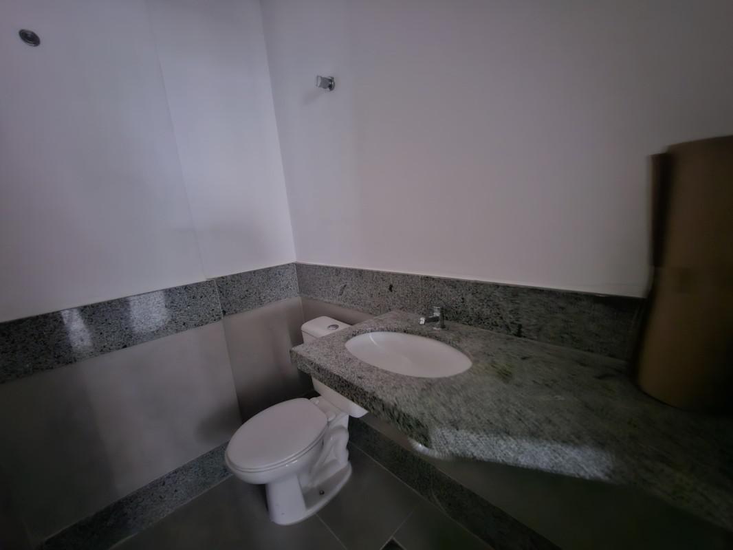 Andar, Savassi, 0 Quarto, 4 Vagas