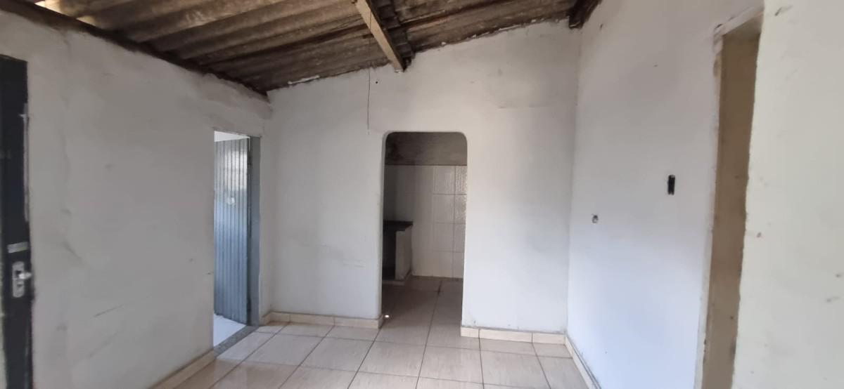 Casa, Sagrada Família, 5 Quartos, 0 Vaga, 1 Suíte