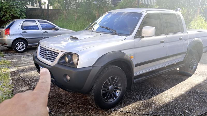 Mitsubishi L200 Outdoor Hpe 2.5 4x4 CD T.dies. Mec.
