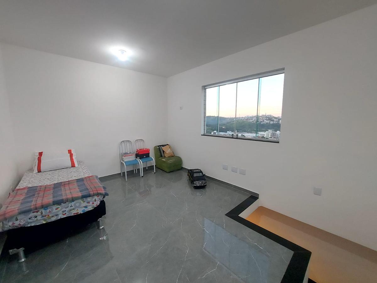 Cobertura, Arvoredo, 4 Quartos, 0 Vaga, 1 Suíte