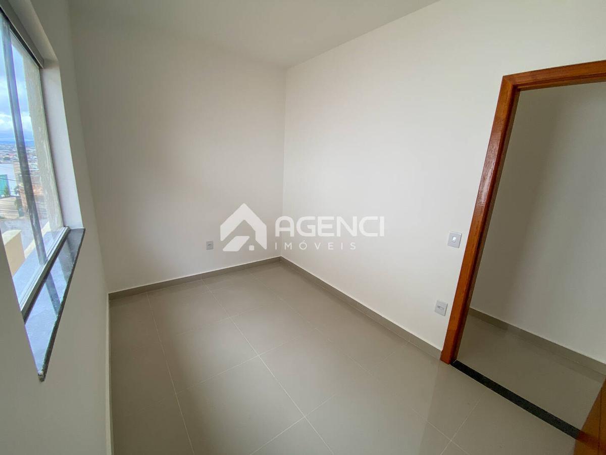 Casa, Cabral, 3 Quartos, 0 Vaga, 1 Suíte