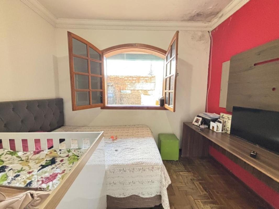 Casa, Cachoeirinha, 3 Quartos, 12 Vagas, 1 Suíte