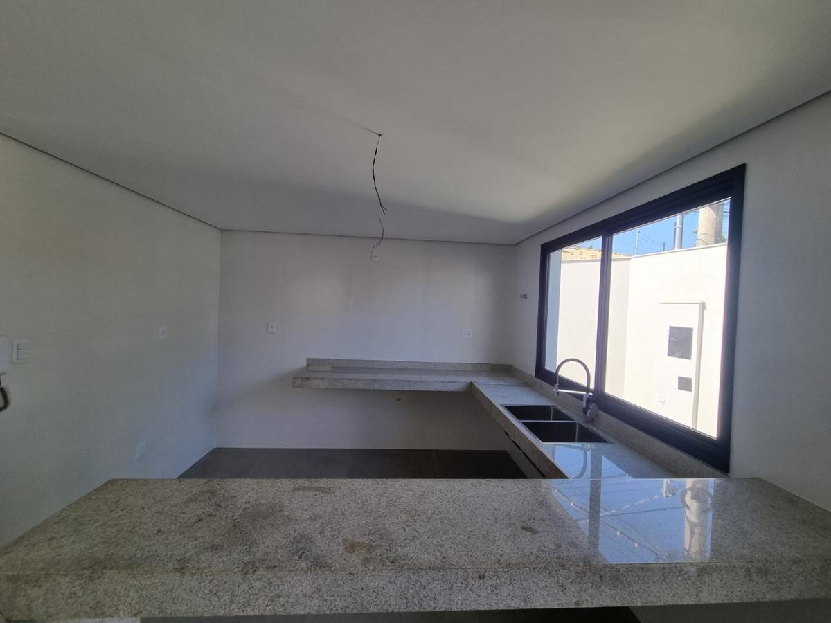 Casa, Planalto, 3 Quartos, 2 Vagas, 1 Suíte