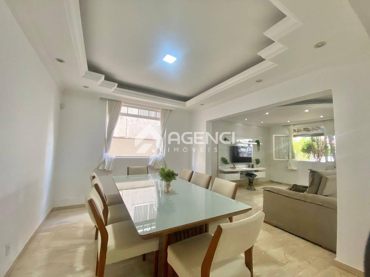 Casa, Serrano, 4 Quartos, 0 Vaga, 1 Suíte