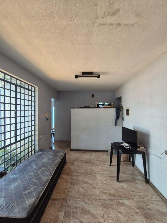 Casa, Centro, 2 Quartos, 0 Vaga