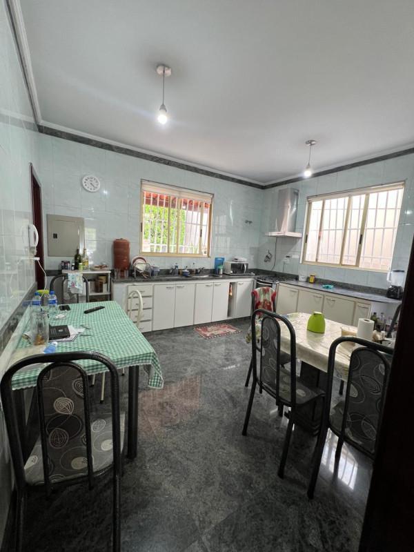 Casa, Central Parque, 4 Quartos, 0 Vaga, 1 Suíte