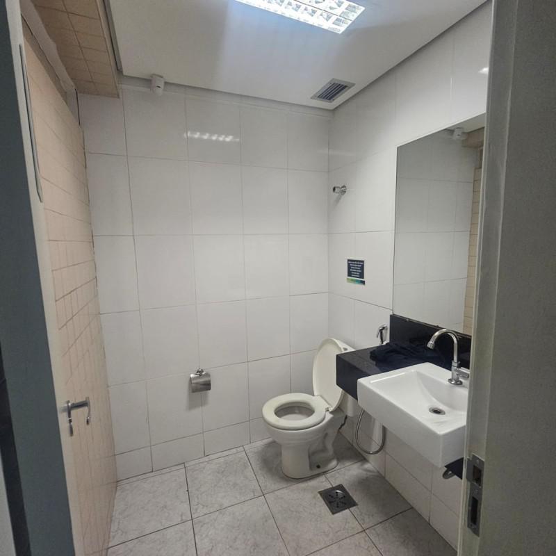 Prédio, Estoril, 0 Quarto, 17 Vagas