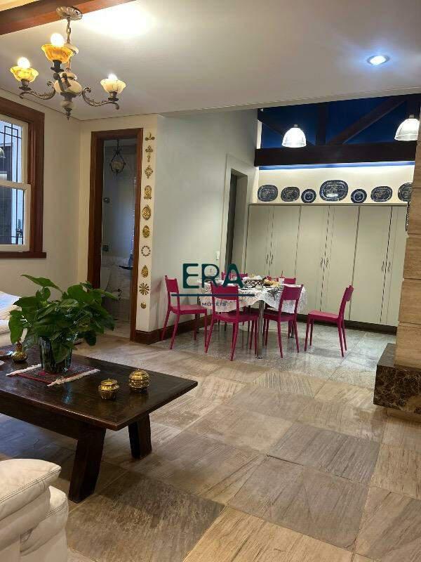 Casa, Belvedere, 4 Quartos, 0 Vaga, 1 Suíte