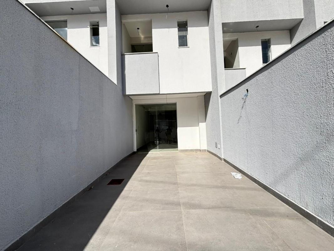 Casa, Planalto, 3 Quartos, 1 Vaga, 2 Suítes