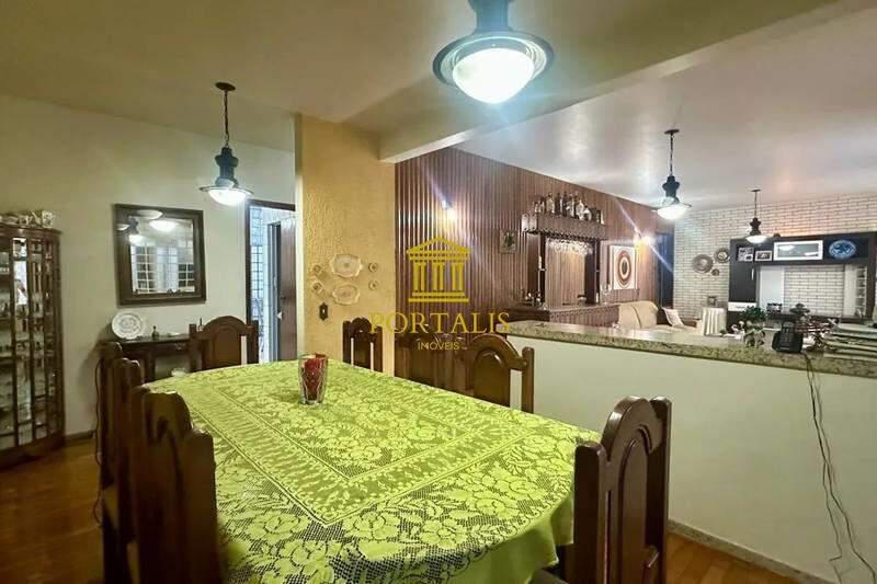 Casa, Serra, 4 Quartos, 4 Vagas, 1 Suíte