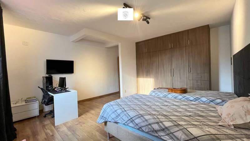 Casa, Castelo, 5 Quartos, 3 Vagas, 1 Suíte