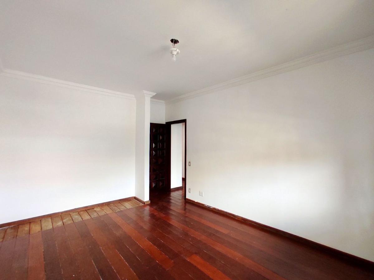 Casa Comercial, São José, 6 Quartos, 4 Vagas, 2 Suítes