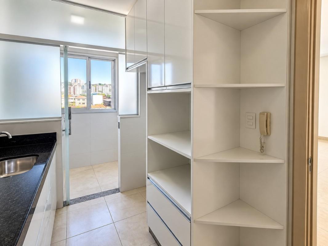 Apartamento, Sagrada Família, 2 Quartos, 2 Vagas, 1 Suíte