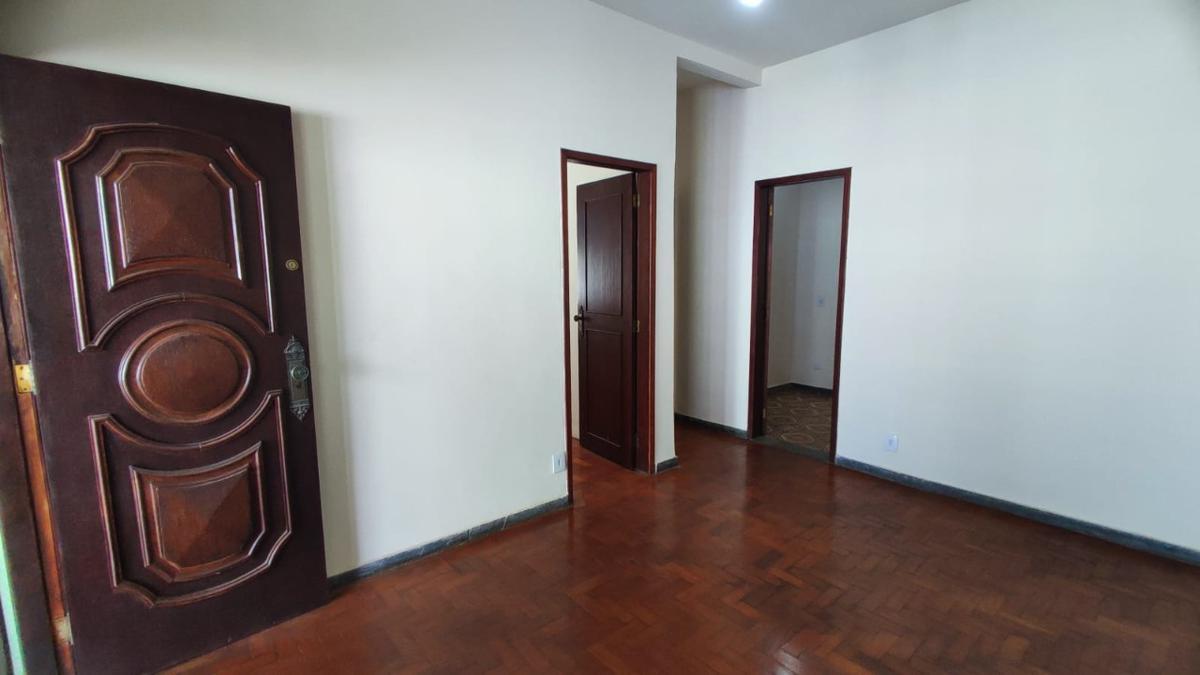Casa, Liberdade, 6 Quartos, 2 Vagas, 1 Suíte