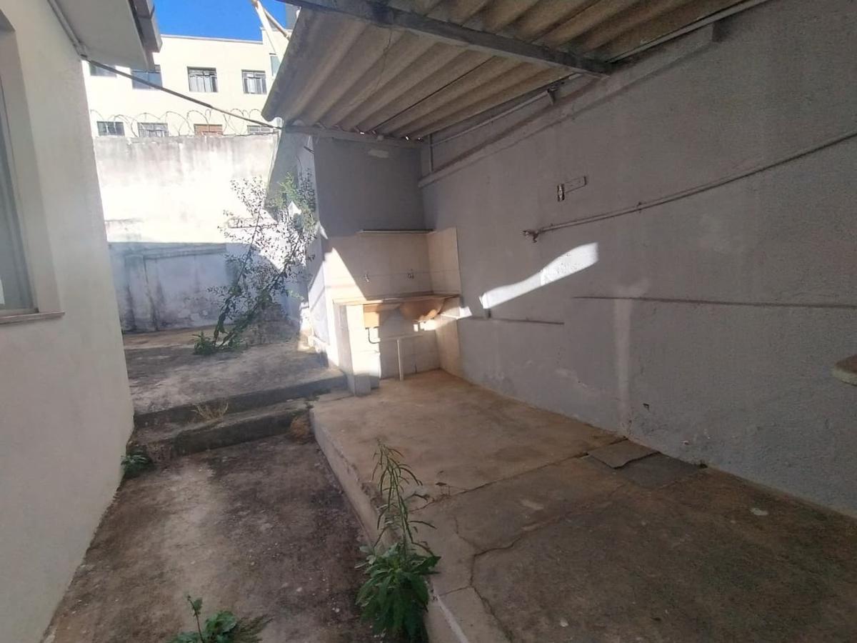 Casa, Centro, 4 Quartos, 0 Vaga