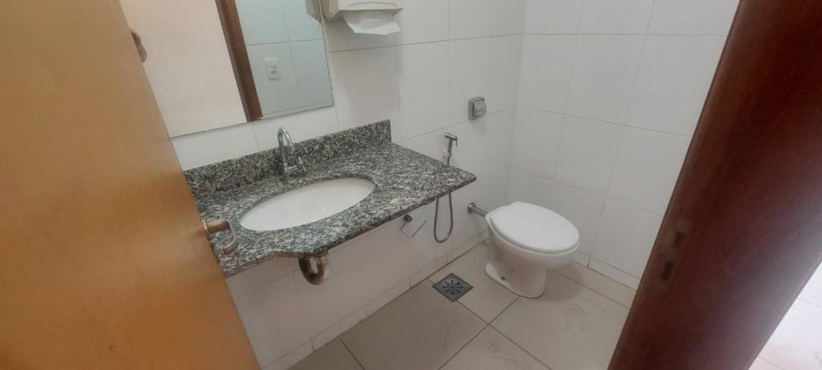 Casa Comercial, Funcionários, 0 Quarto, 0 Vaga