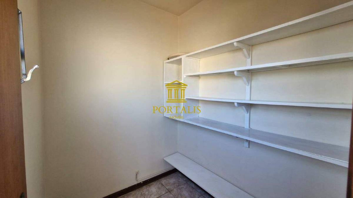 Apartamento, Sagrada Família, 2 Quartos, 1 Vaga