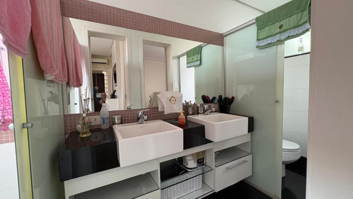 Casa, Calafate, 4 Quartos, 6 Vagas, 3 Suítes