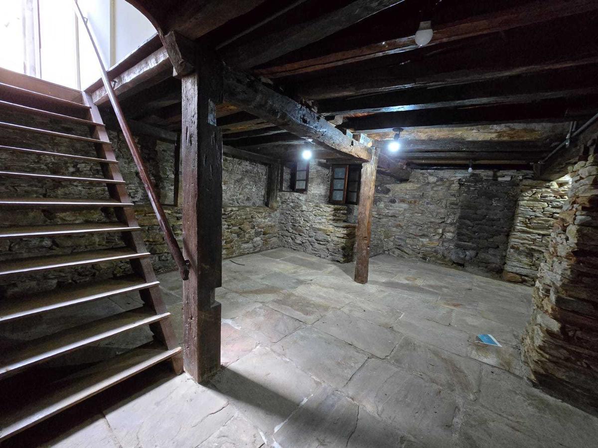 Casa, Centro, 5 Quartos, 0 Vaga