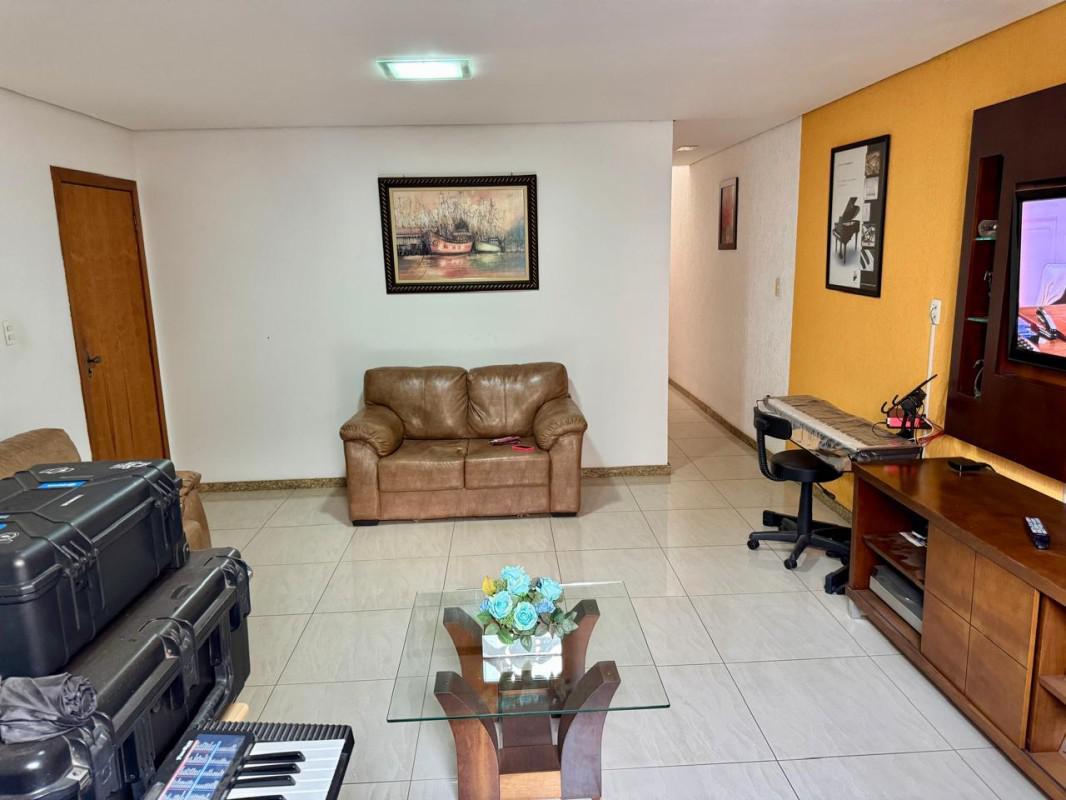 Casa, Ana Lúcia, 3 Quartos, 2 Vagas, 1 Suíte