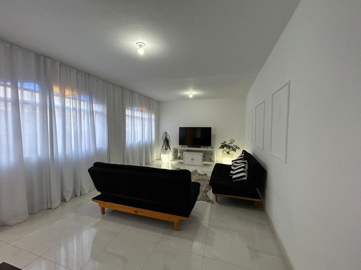 Casa, Santa Cruz Industrial, 3 Quartos, 5 Vagas, 1 Suíte