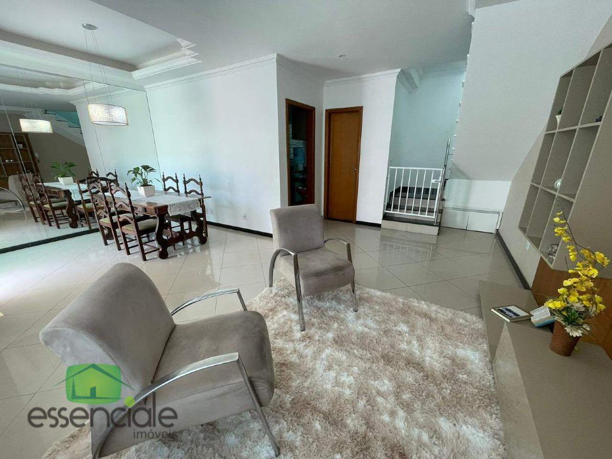 Casa, Europa, 3 Quartos, 2 Vagas, 1 Suíte