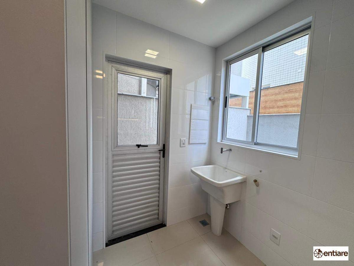 Apartamento, Vila Paris, 2 Quartos, 2 Vagas, 1 Suíte