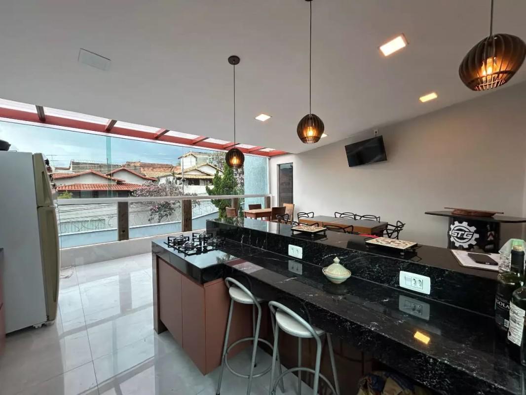 Casa, Teixeira Dias, 3 Quartos, 5 Vagas, 1 Suíte