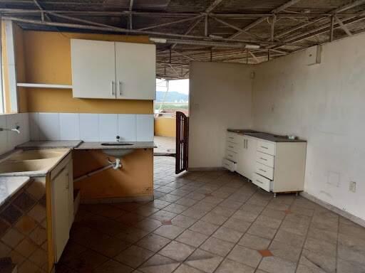 Casa, Centro, 3 Quartos, 0 Vaga, 1 Suíte