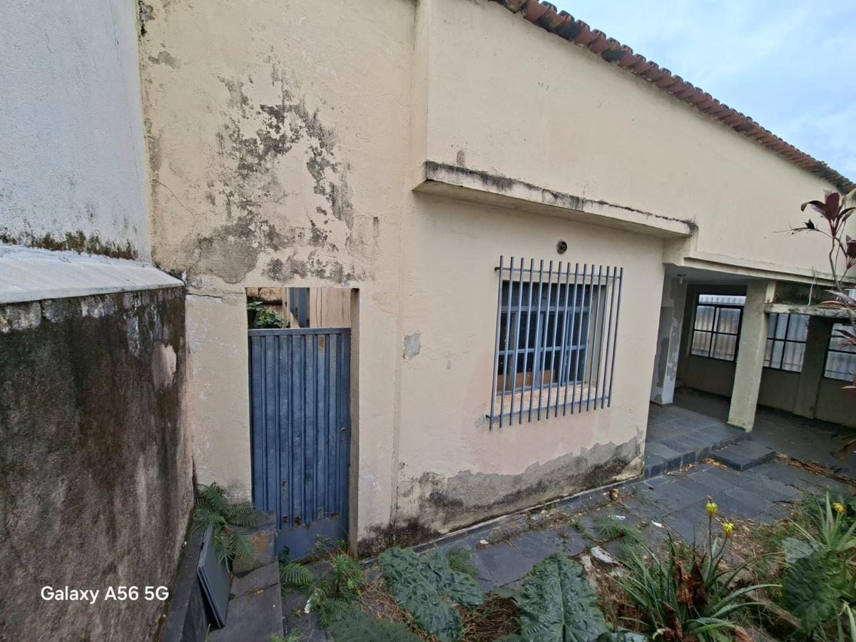 Casa, Esplanada, 4 Quartos, 2 Vagas, 1 Suíte