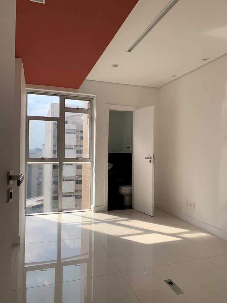 Sala, Centro, 0 Quarto, 4 Vagas