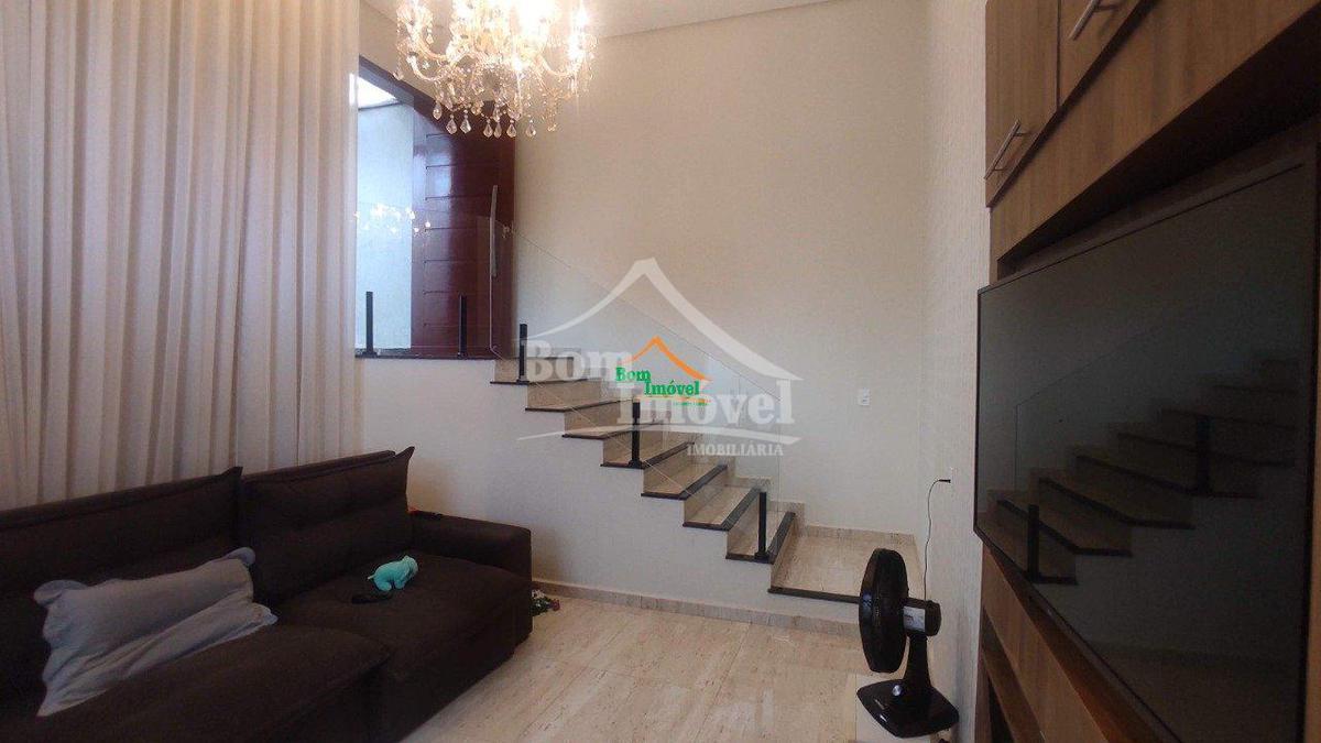 Casa, Centro, 2 Quartos, 2 Vagas, 1 Suíte