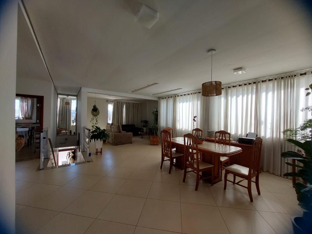 Casa, Vila Verde, 4 Quartos, 2 Vagas, 2 Suítes