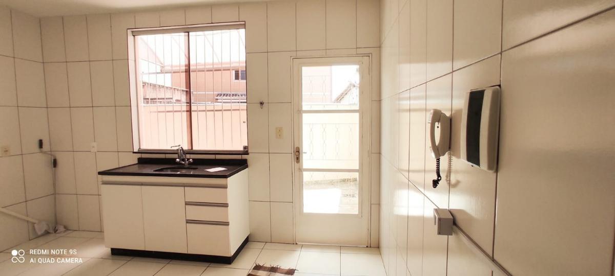 Casa, Parque Turistas, 2 Quartos, 2 Vagas, 1 Suíte