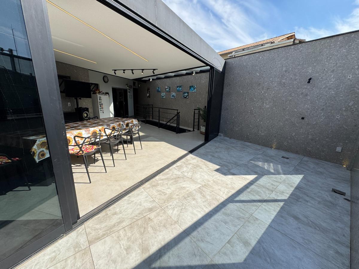 Casa, Santa Branca, 3 Quartos, 3 Vagas, 1 Suíte