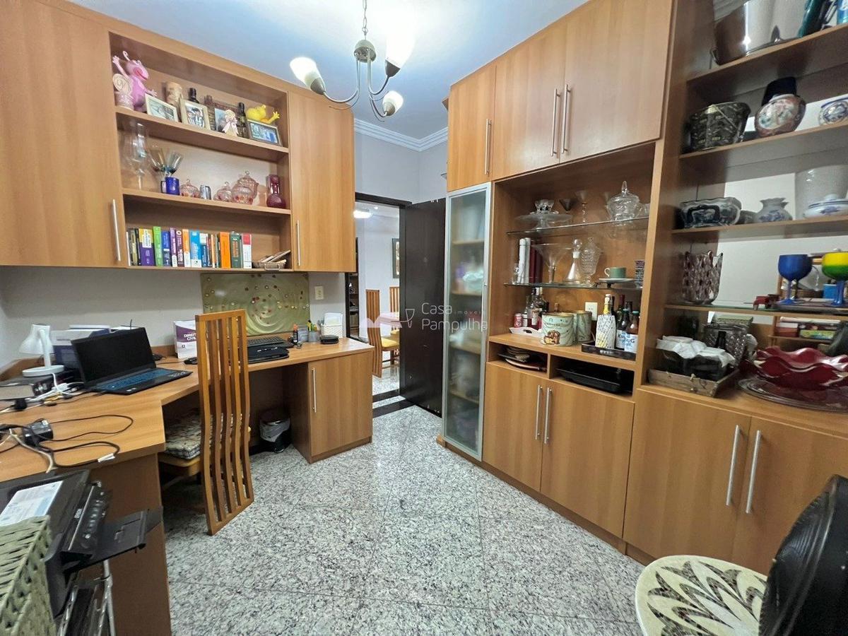 Casa, Planalto, 6 Quartos, 4 Vagas, 2 Suítes