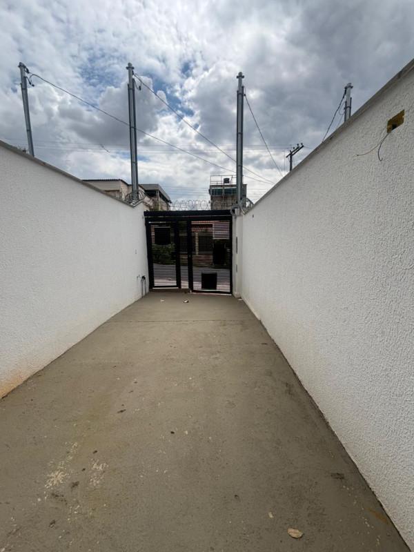 Casa, Floramar, 2 Quartos, 2 Vagas, 2 Suítes