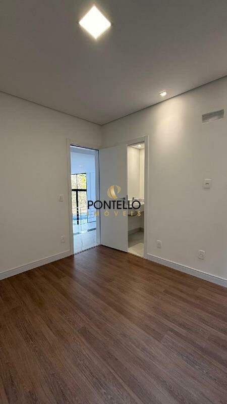 Casa, Alphaville, 3 Quartos, 2 Vagas, 3 Suítes