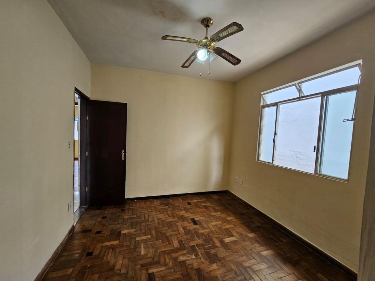 Casa, Santa Cruz, 3 Quartos, 5 Vagas, 1 Suíte