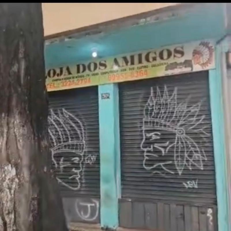 Prédio, Centro, 3 Quartos, 0 Vaga, 1 Suíte