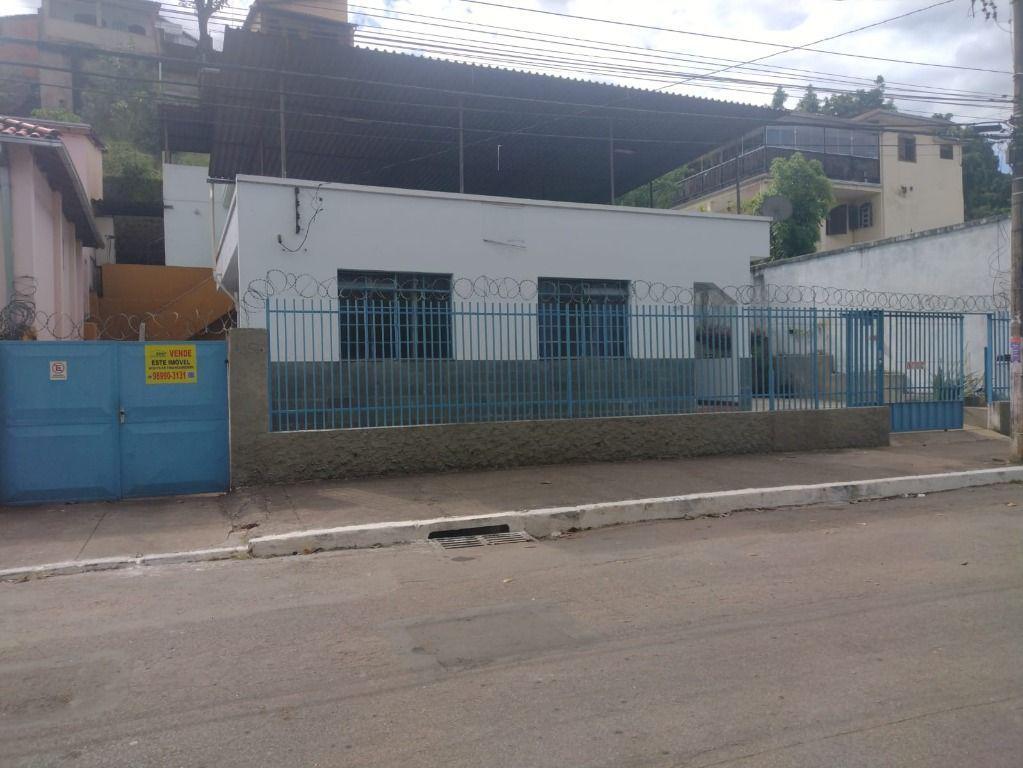 Casa, Centro, 7 Quartos, 0 Vaga