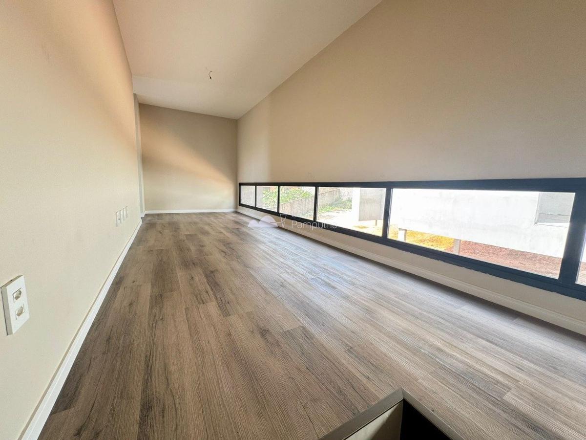 Casa, Trevo, 4 Quartos, 4 Vagas, 2 Suítes