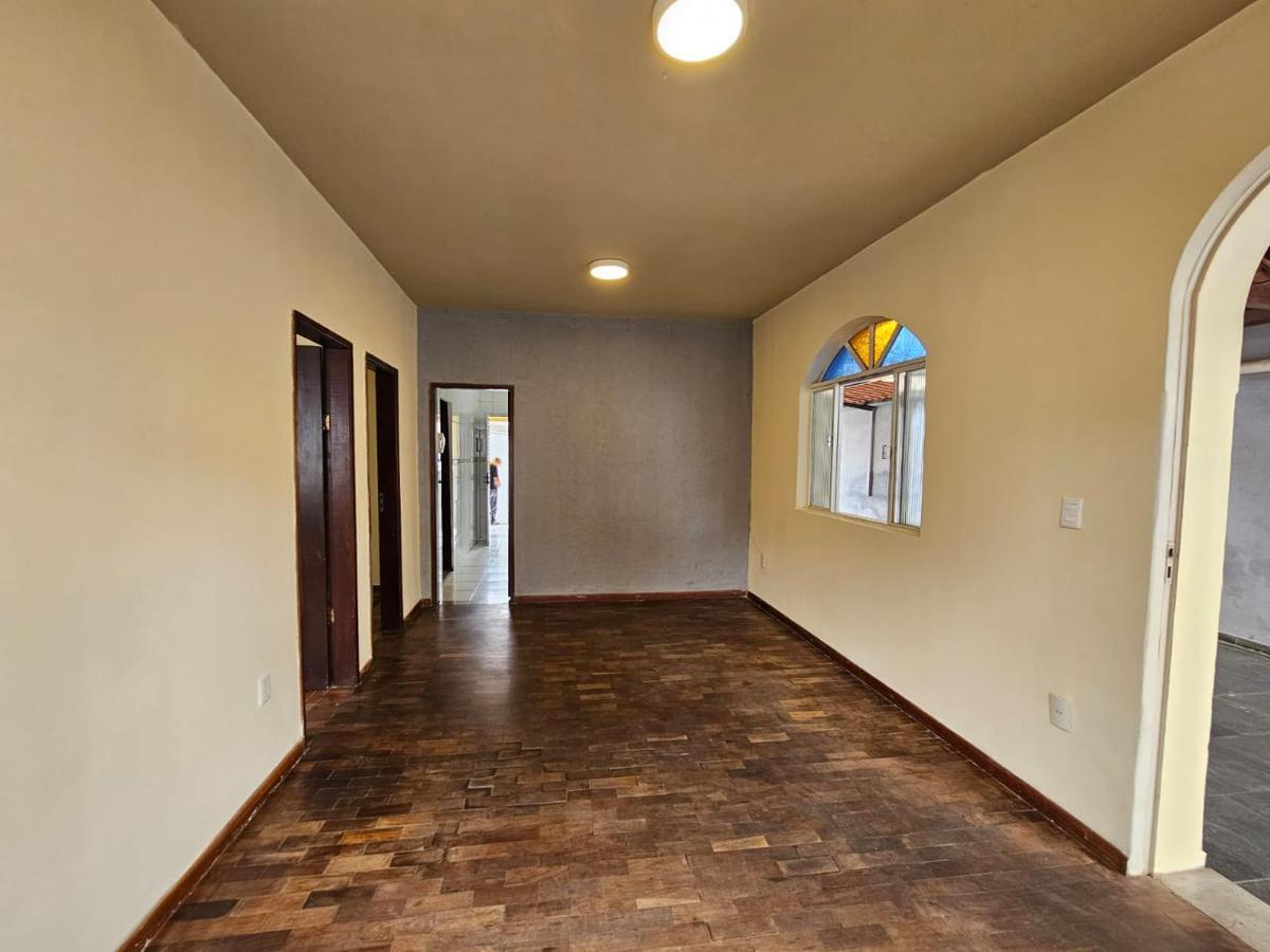 Casa, Santa Cruz, 3 Quartos, 5 Vagas, 1 Suíte