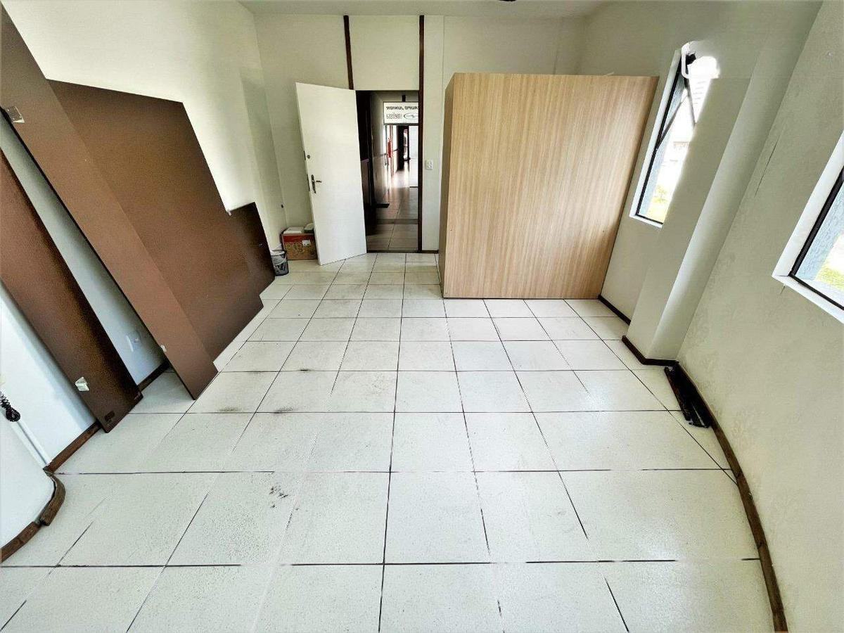 Sala, Luxemburgo, 0 Quarto, 1 Vaga
