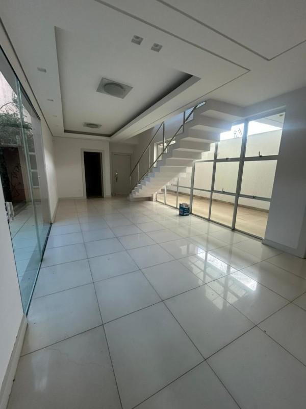 Casa, Centro, 3 Quartos, 3 Vagas, 1 Suíte
