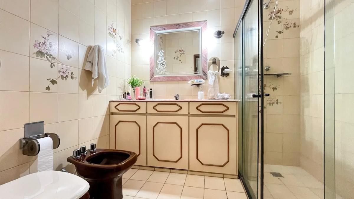 Casa, Luxemburgo, 5 Quartos, 4 Vagas, 2 Suítes