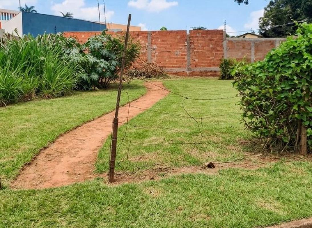 Lote, Centro, 0 Quarto, 3 Vagas