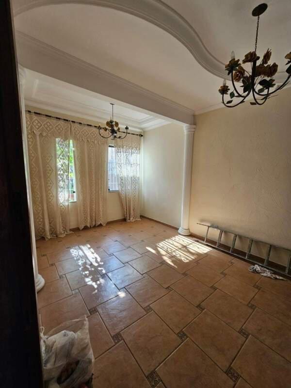 Casa, Camargos, 3 Quartos, 2 Vagas, 1 Suíte