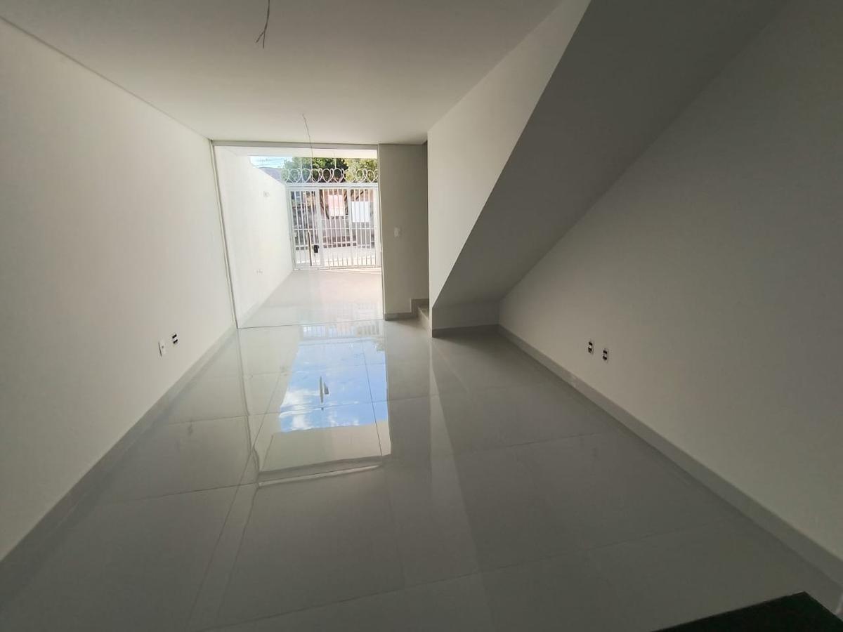 Casa, Piratininga (venda Nova), 2 Quartos, 1 Vaga, 2 Suítes