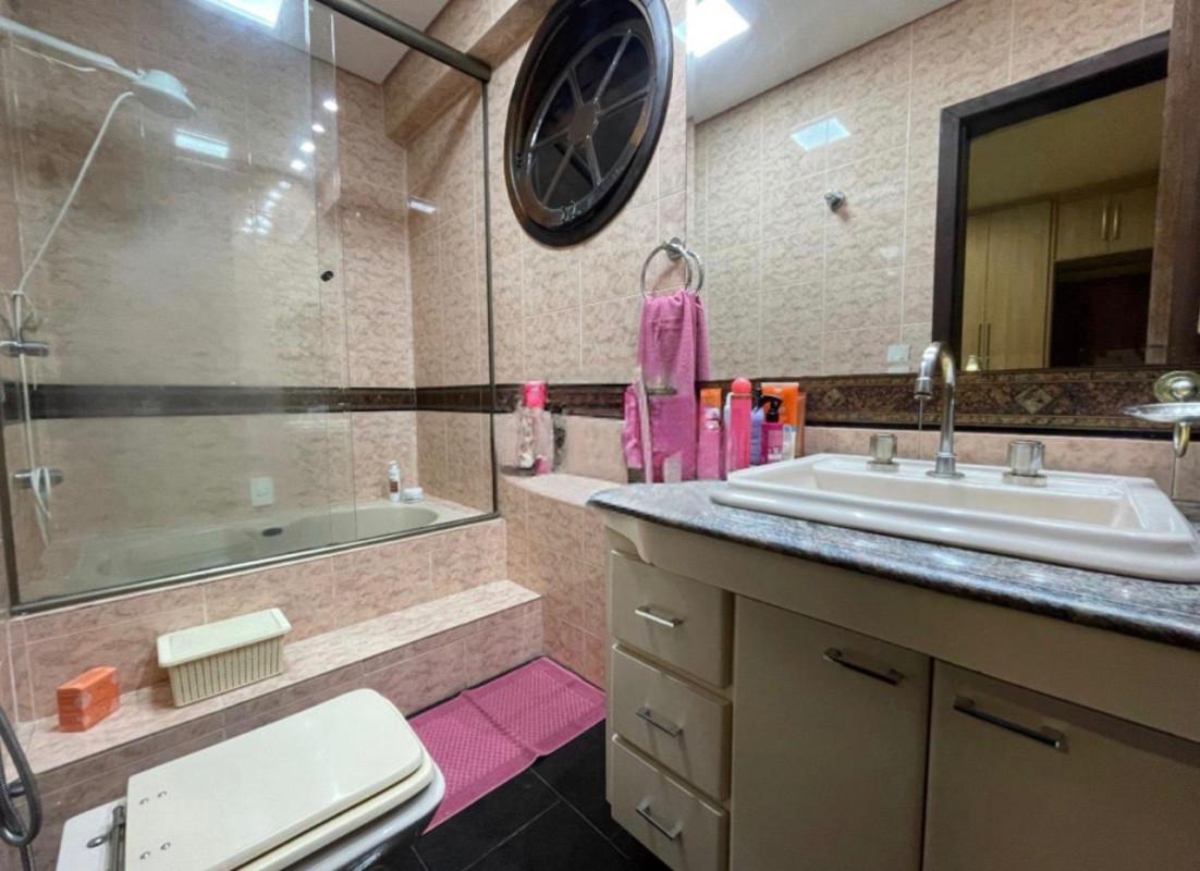 Casa, Milionários, 3 Quartos, 8 Vagas, 1 Suíte